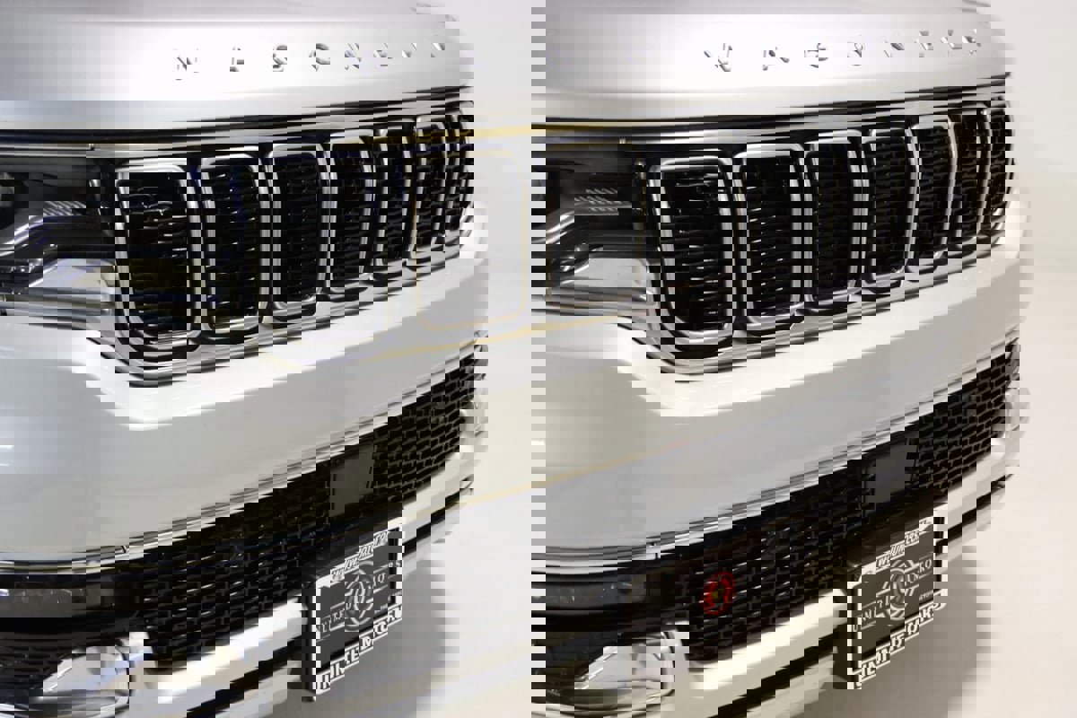 Used 2024 Jeep Wagoneer L Series II w/ Flexible Seating Group image 26