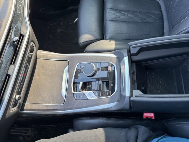 Used 2023 BMW X7 xDrive40i w/ M Sport Package image 25