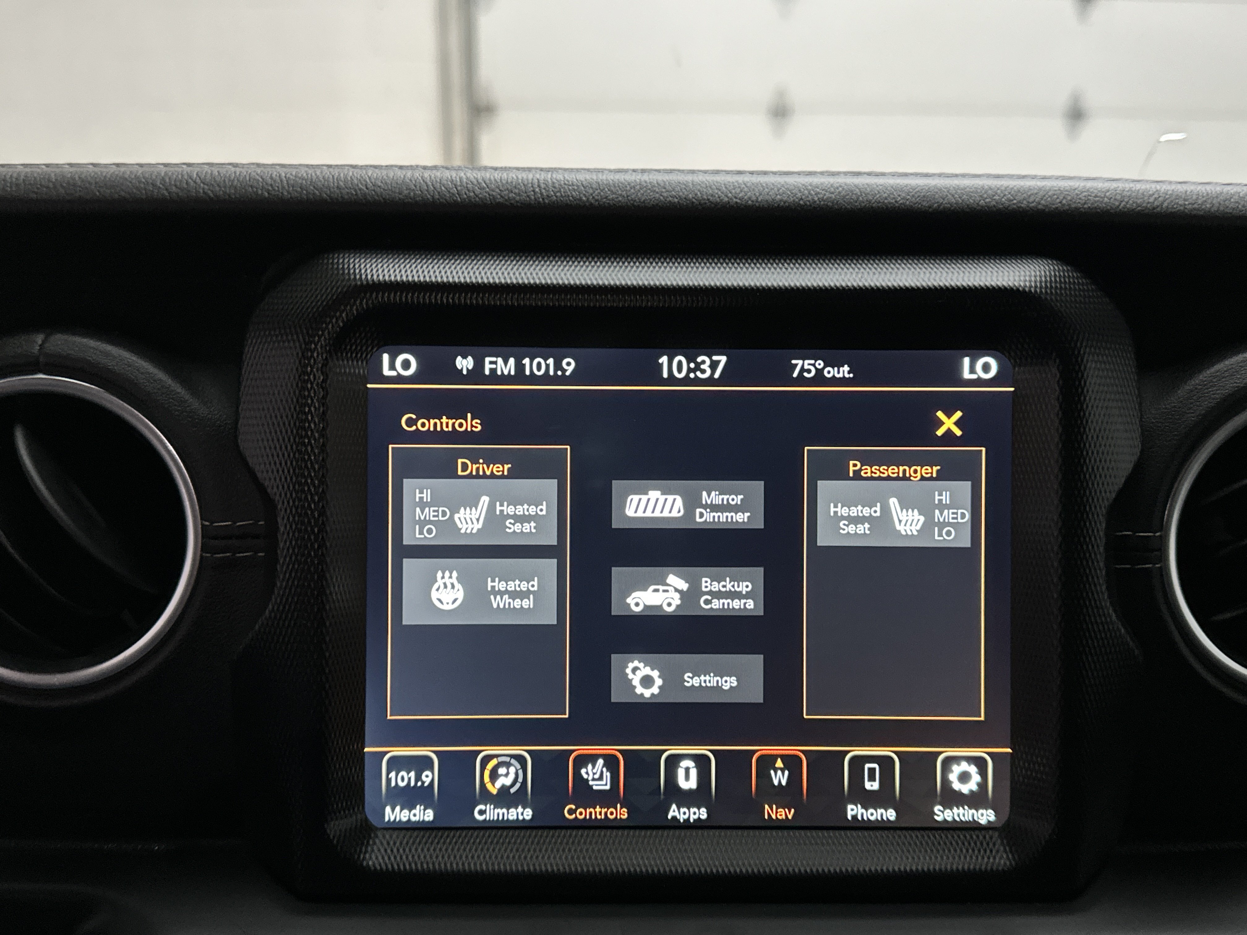 Used 2021 Jeep Wrangler Unlimited Sahara AWD/4WD image 36