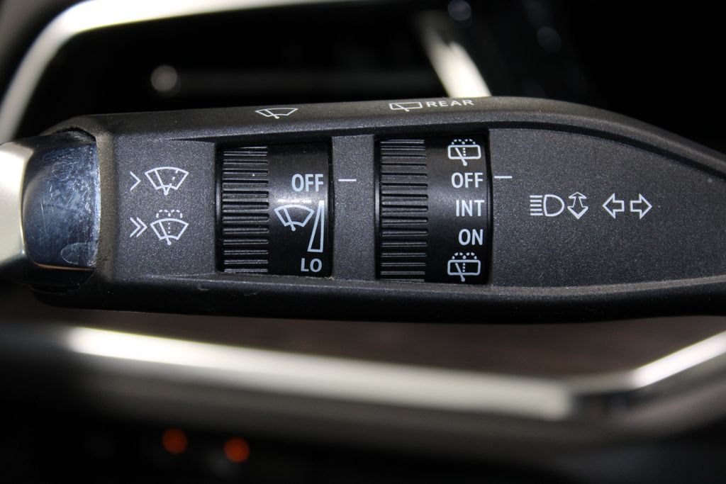 Used 2025 Chevrolet Tahoe LT AWD/4WD image 44