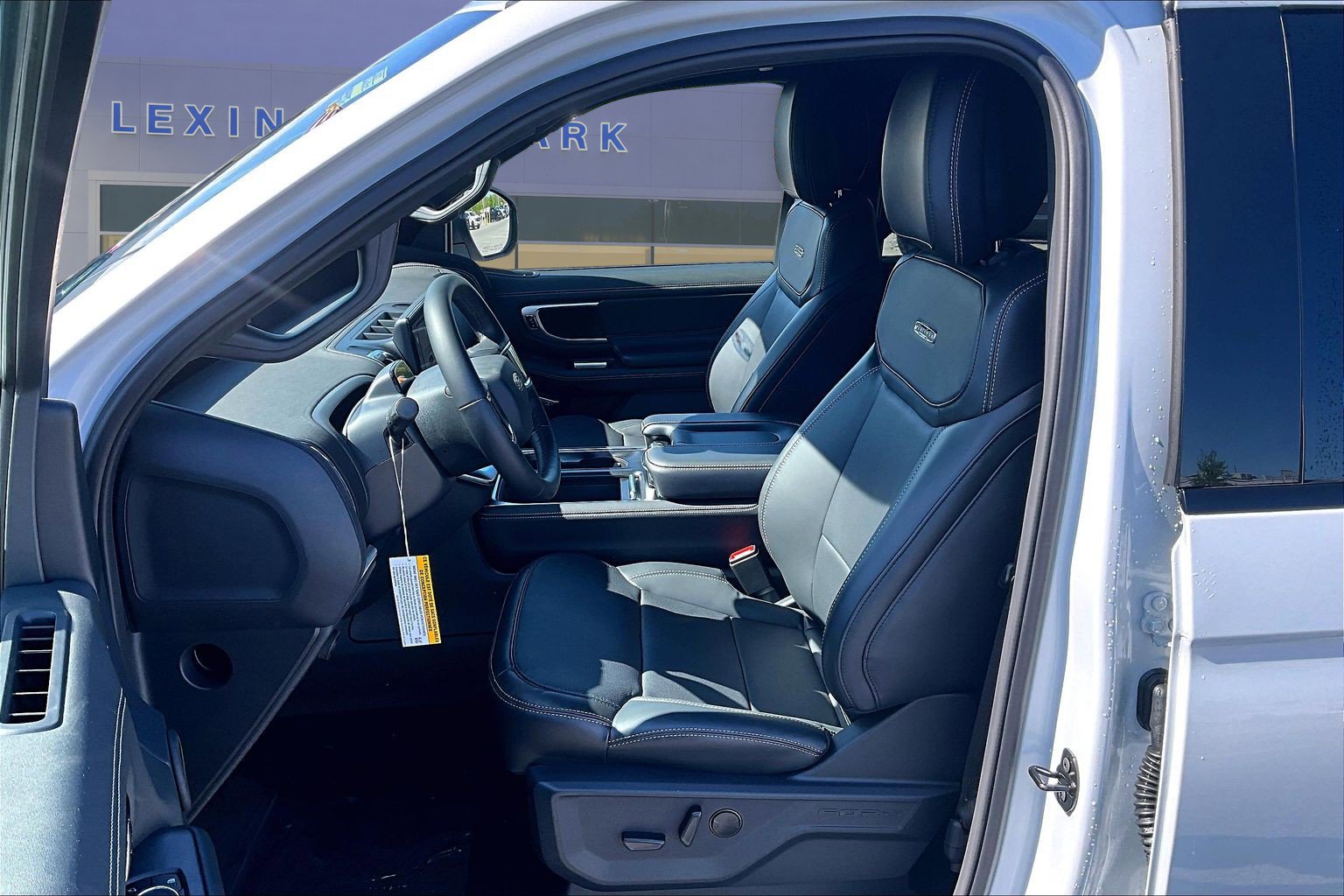 New 2026 Ford Expedition Max Platinum AWD/4WD image 9