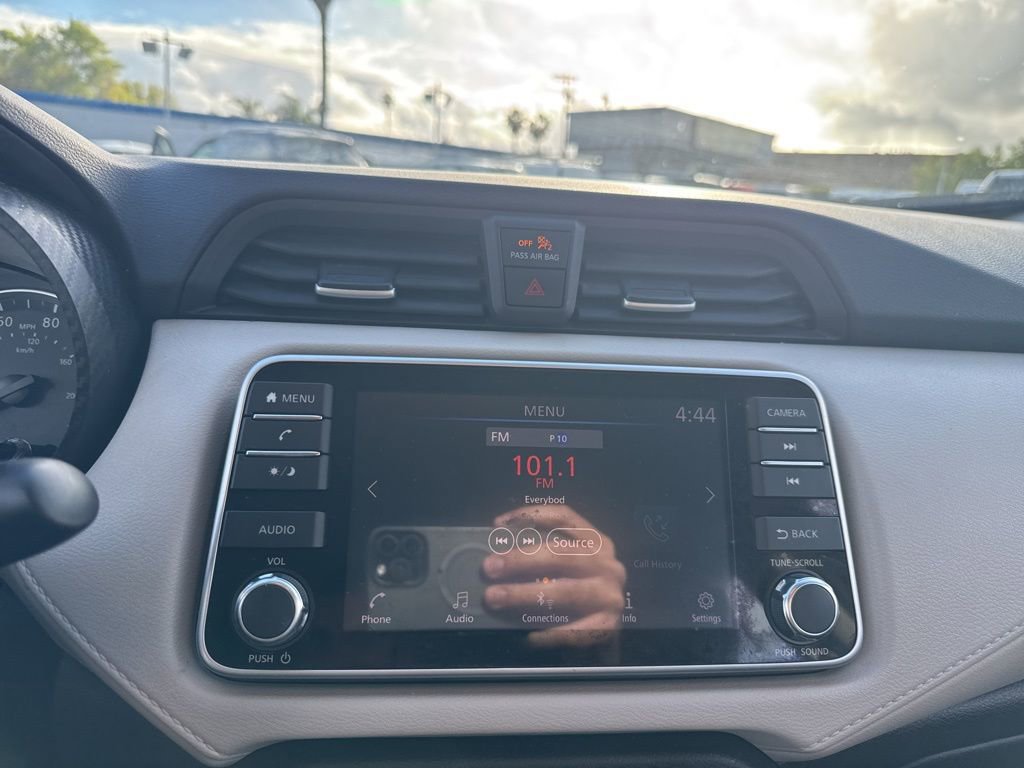 Used 2021 Nissan Versa SV image 12