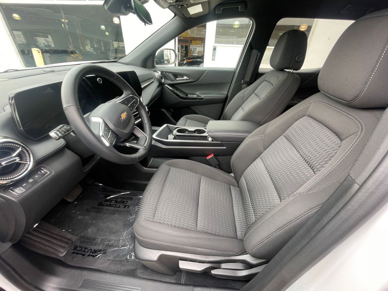 Used 2025 Chevrolet Equinox LT image 27