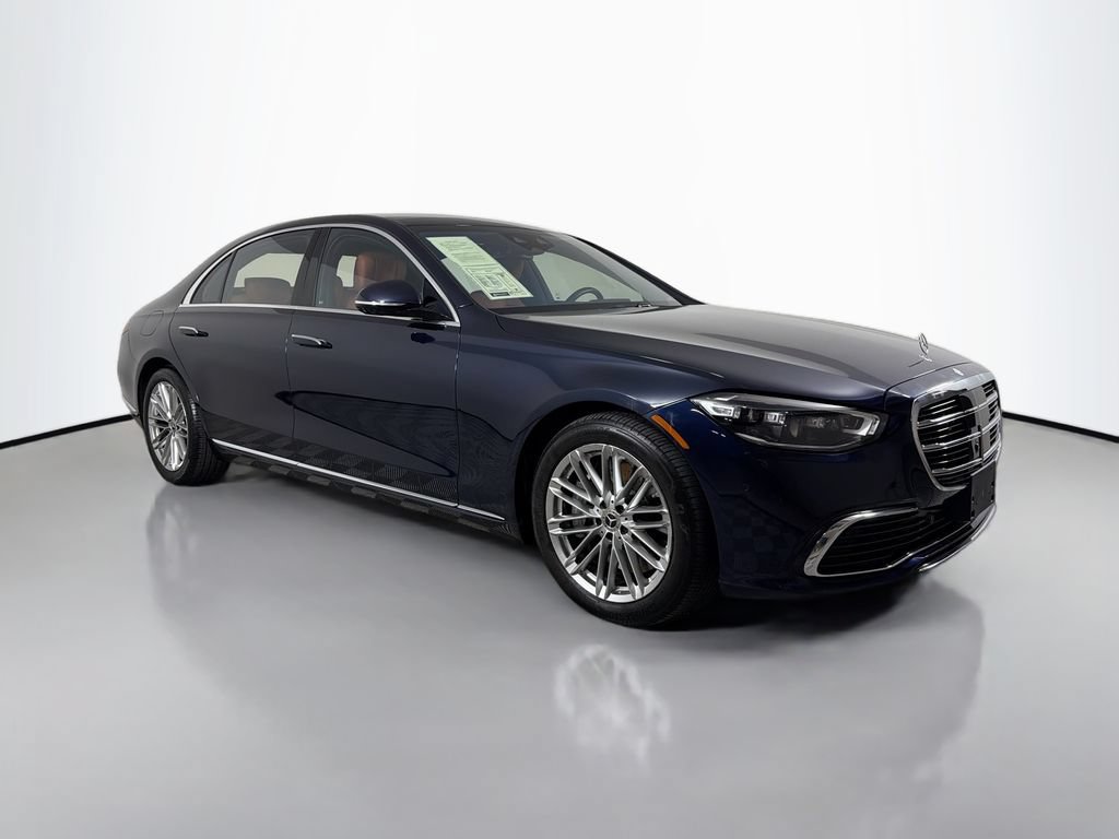 Used 2023 Mercedes-Benz S 580 4MATIC Sedan image 3