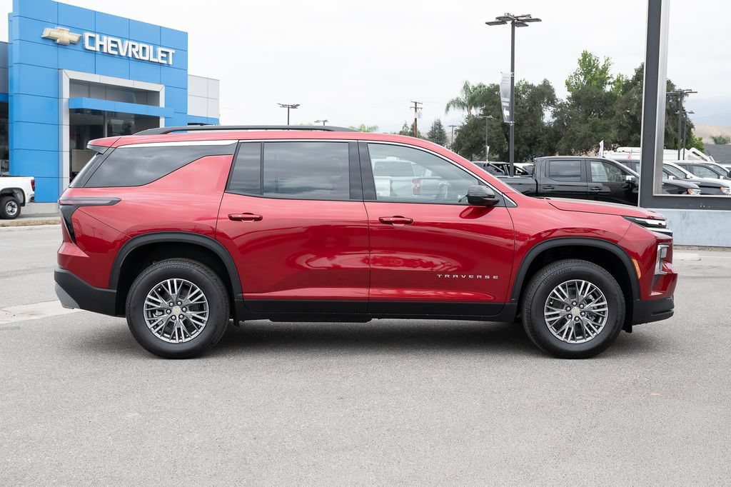 New 2026 Chevrolet Traverse LT FWD image 3