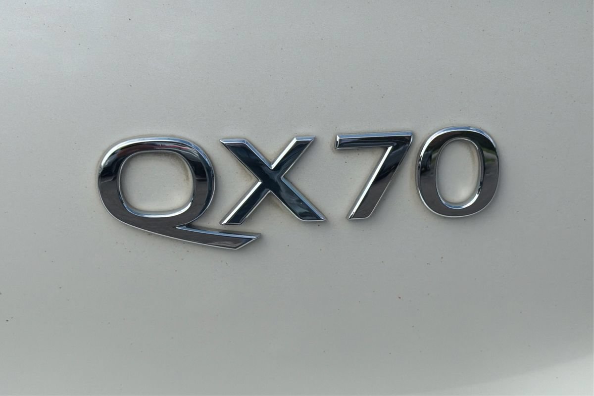 Used 2017 INFINITI QX70 2WD image 26