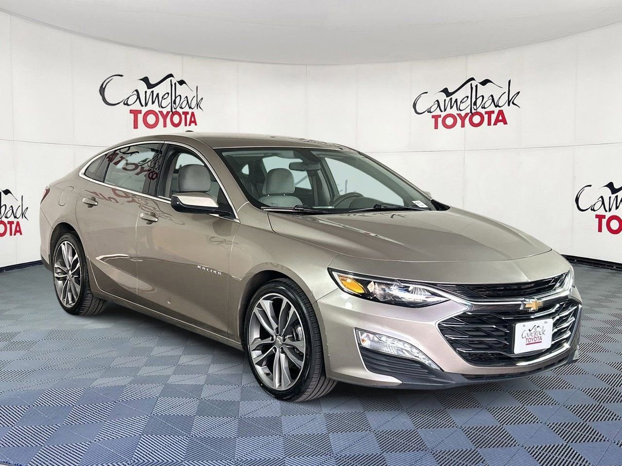 Used 2022 Chevrolet Malibu LT FWD image 3