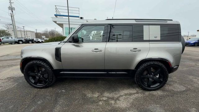 Used 2023 Land Rover Defender 110 X-Dynamic SE AWD/4WD image 5