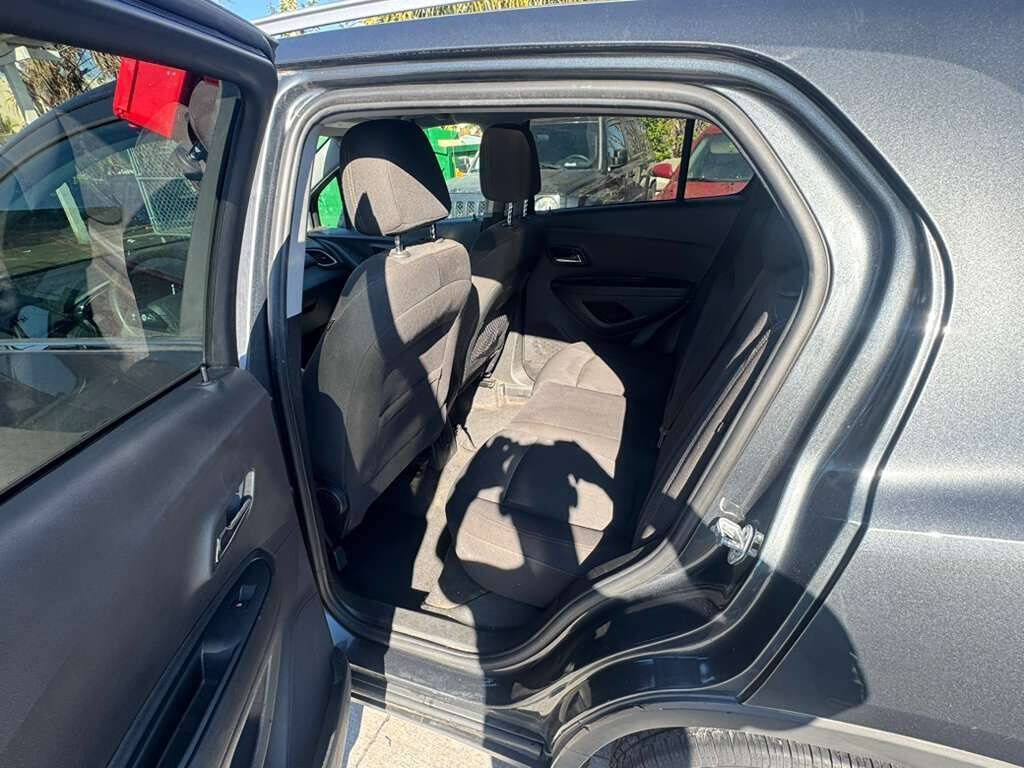 Used 2017 Chevrolet Trax LT image 3