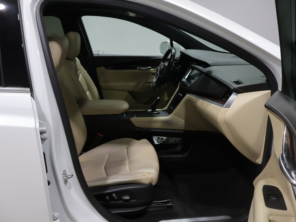 Used 2019 Cadillac XT5 Luxury image 4