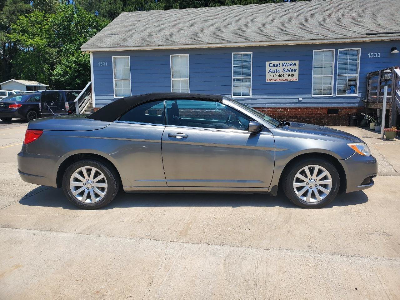 Used 2012 Chrysler 200 Touring FWD image 13