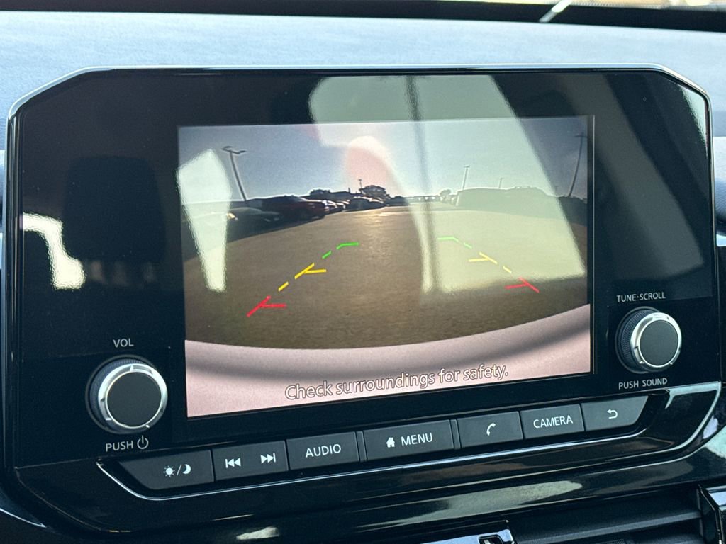 Used 2023 Nissan Pathfinder SV image 23