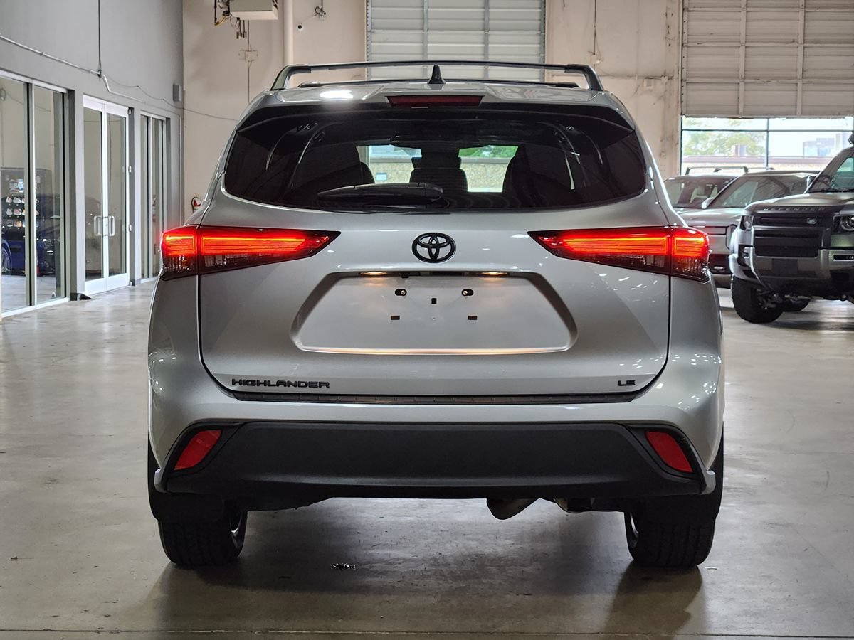Used 2023 Toyota Highlander LE FWD image 10