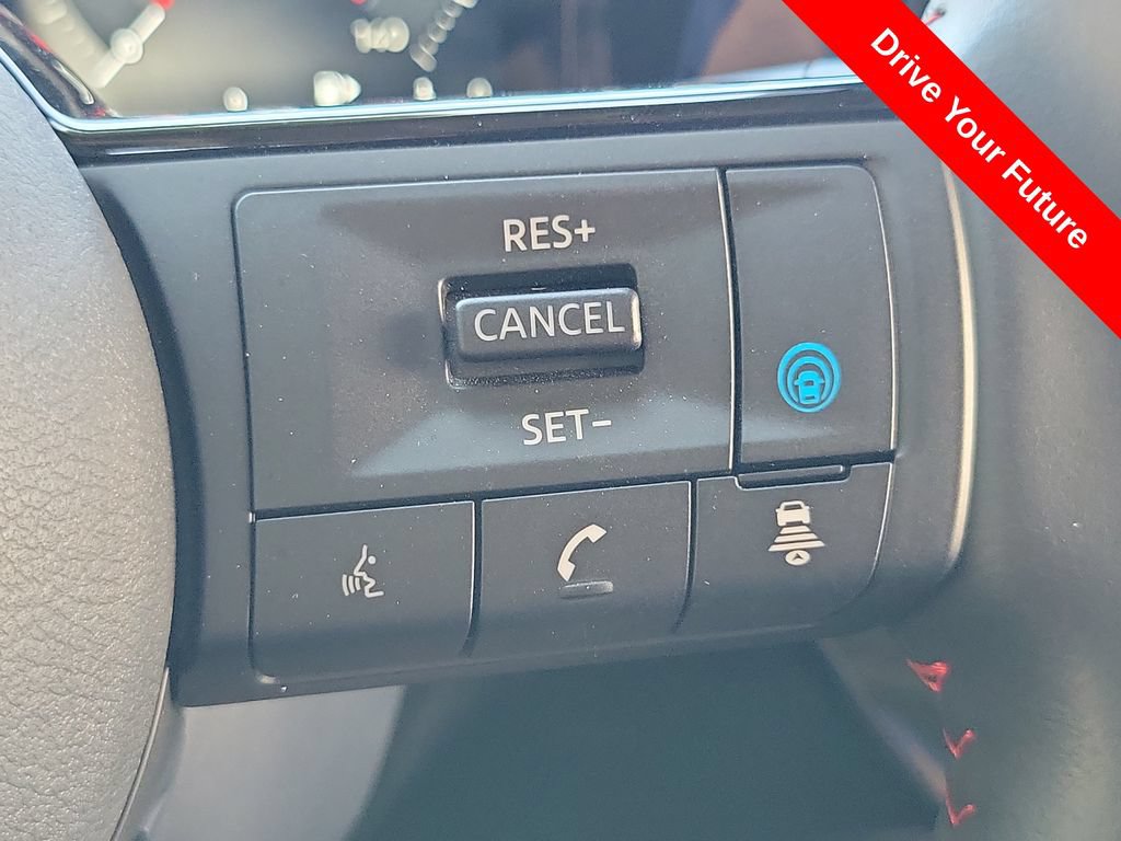 Used 2025 Nissan Kicks SR w/ SR Premium Package AWD/4WD image 6