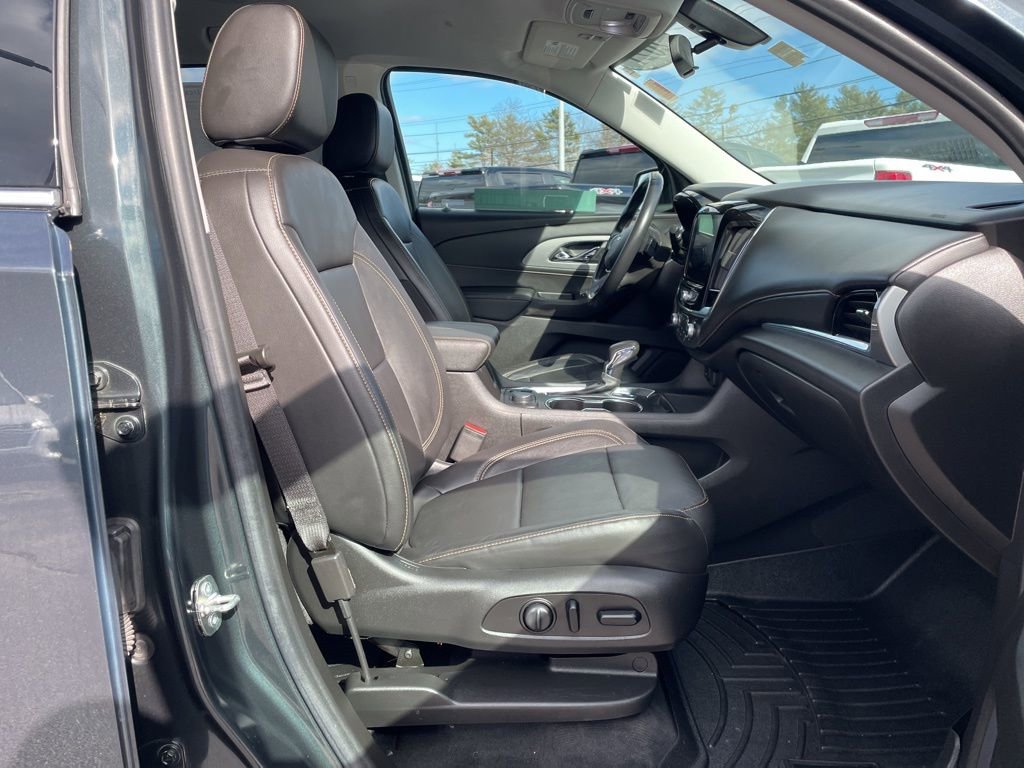 Used 2021 Chevrolet Traverse LT image 35