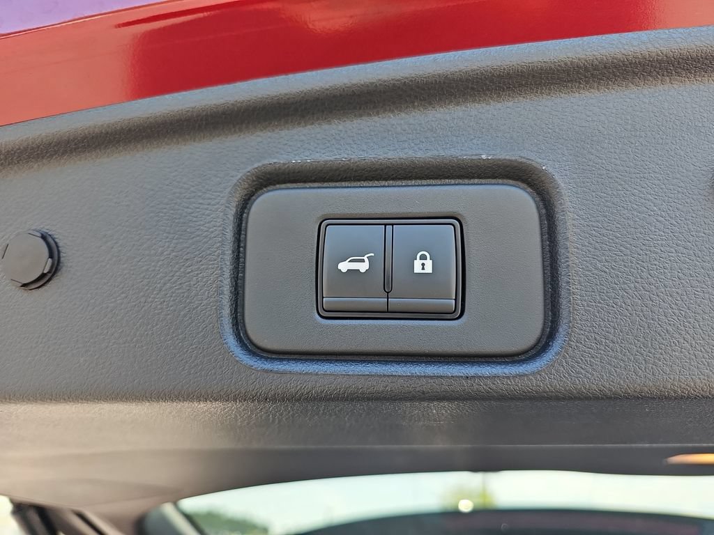 Used 2025 Nissan Pathfinder SL FWD image 33