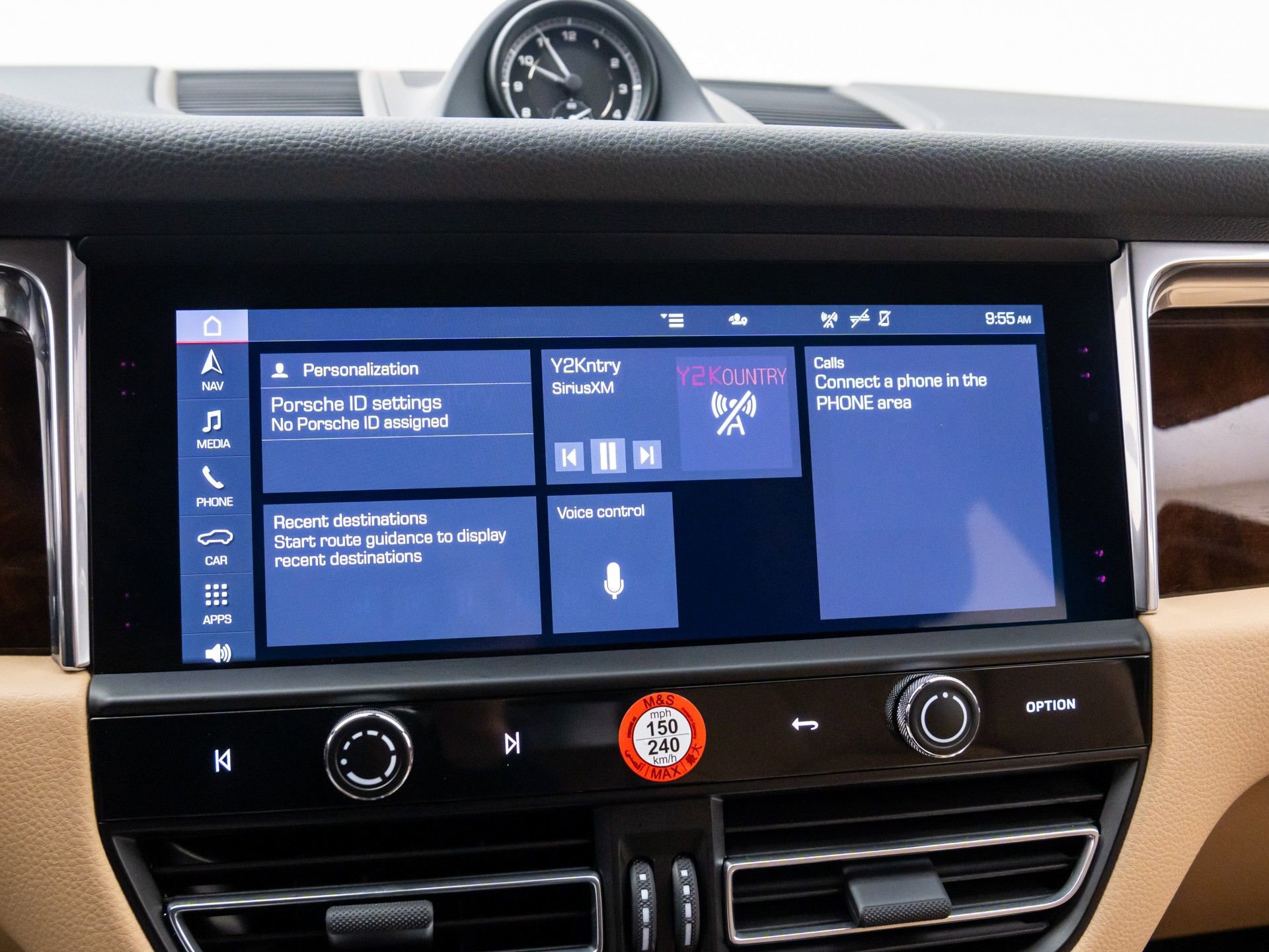 Certified 2025 Porsche Macan image 23