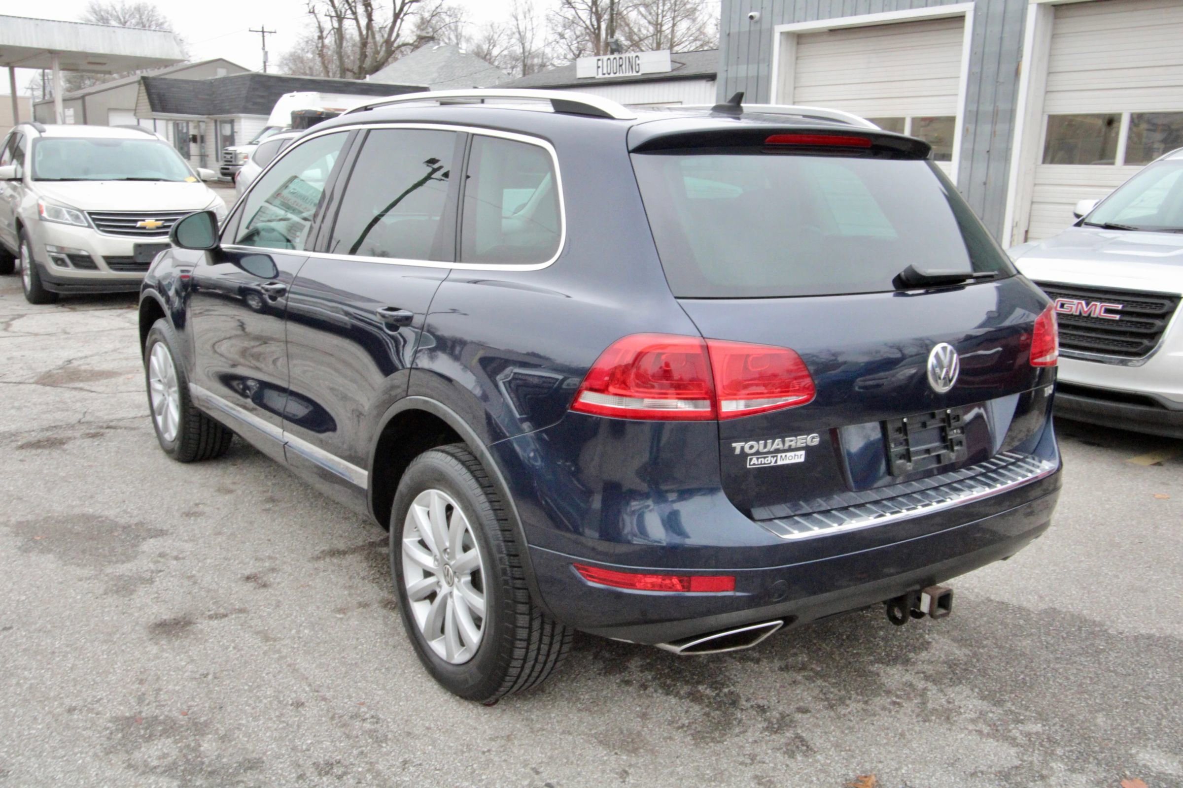 Used 2011 Volkswagen Touareg Sport image 4
