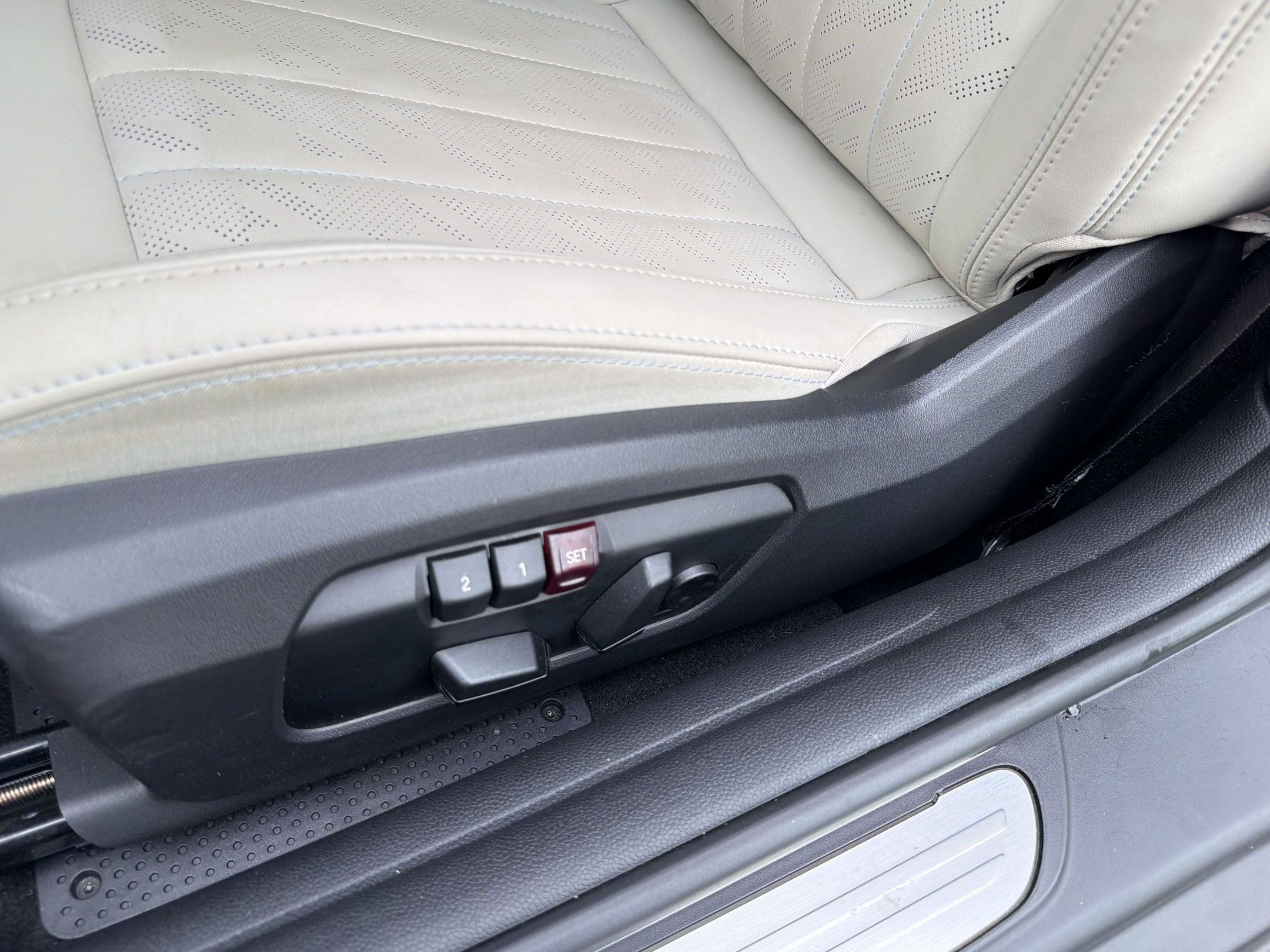 Used 2025 MINI Cooper Convertible FWD image 15