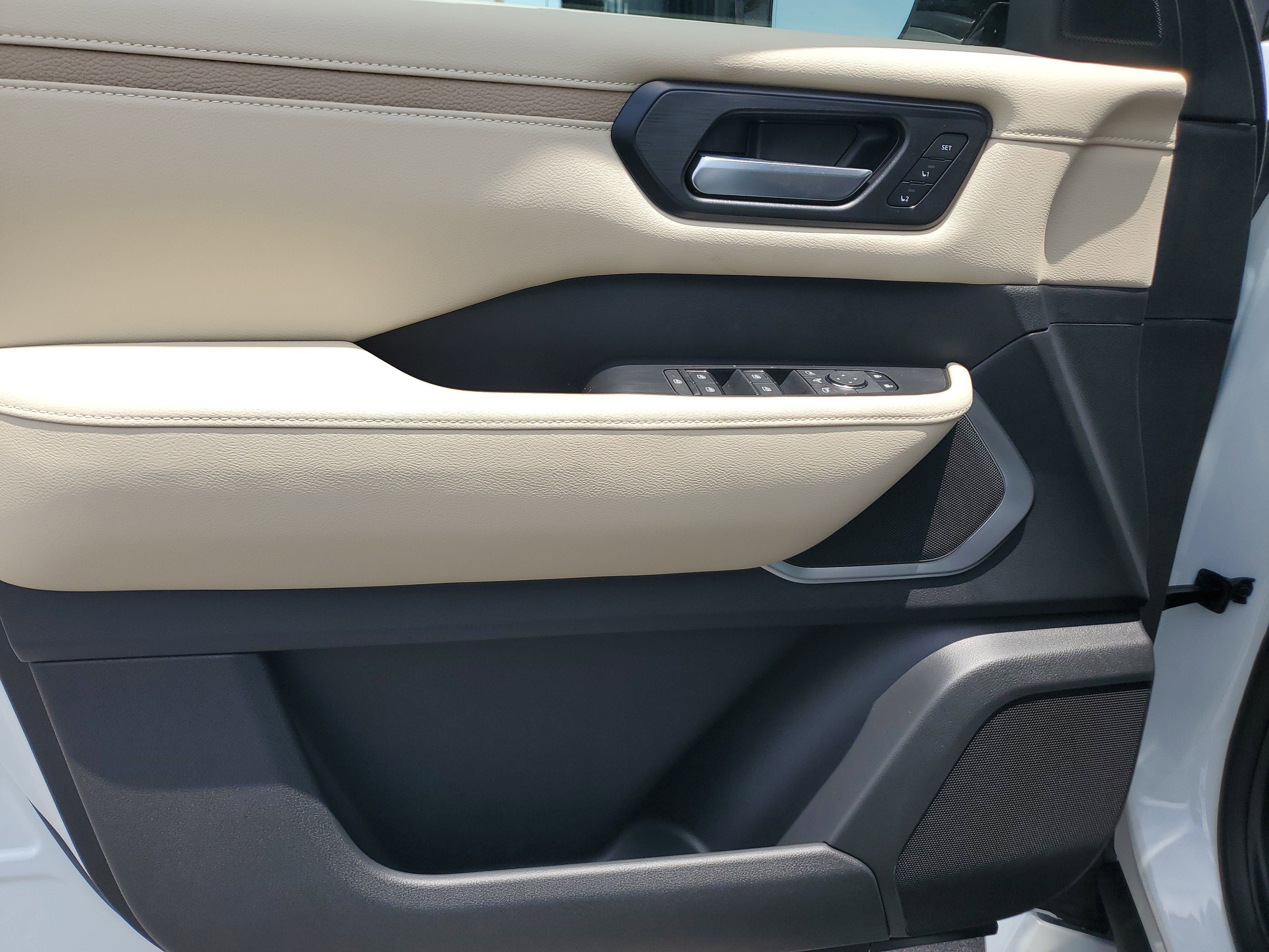 New 2025 Nissan Armada Platinum Reserve RWD image 12