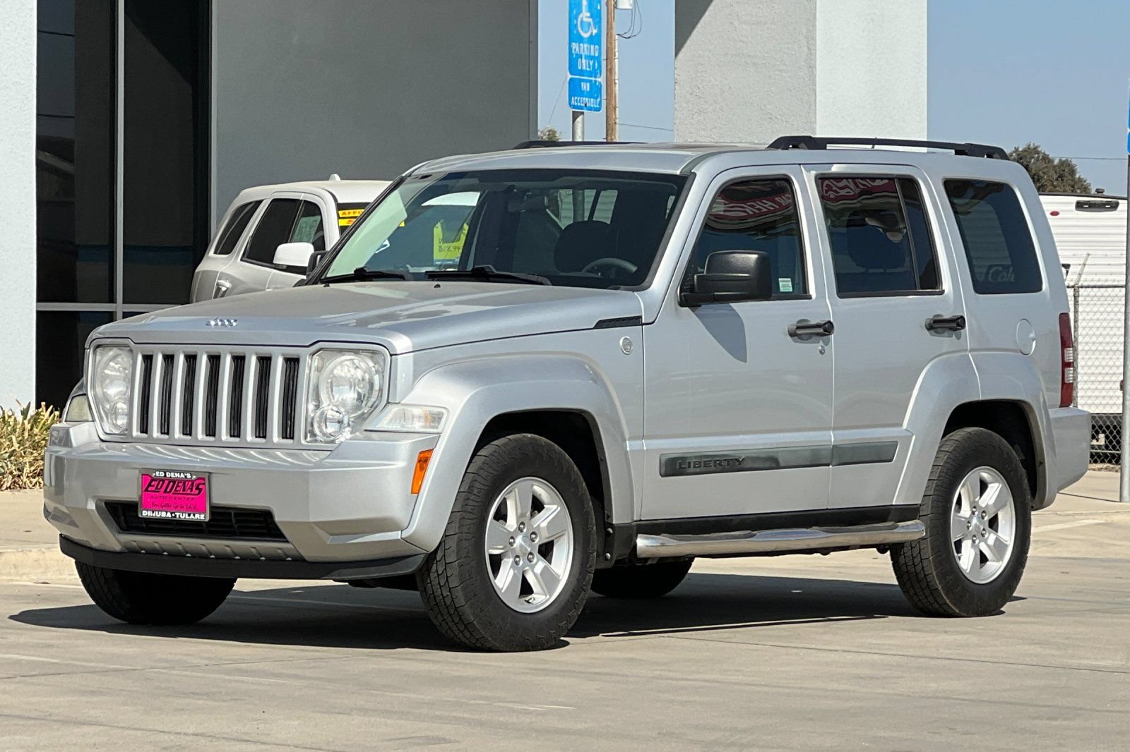 Used 2010 Jeep Liberty Sport w/ Popular Equipment Group AWD/4WD image 9