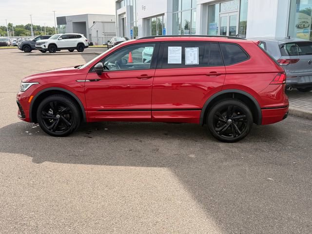 Certified 2024 Volkswagen Tiguan SE R-Line AWD/4WD image 2