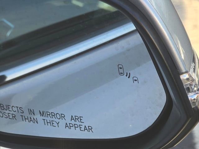 Used 2020 Toyota Highlander XLE image 30