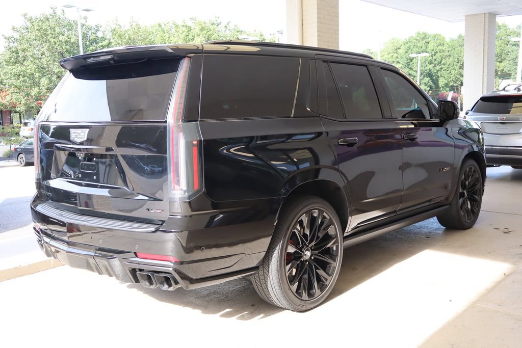 Used 2025 Cadillac Escalade V w/ LPO, ONYX Package AWD/4WD image 4