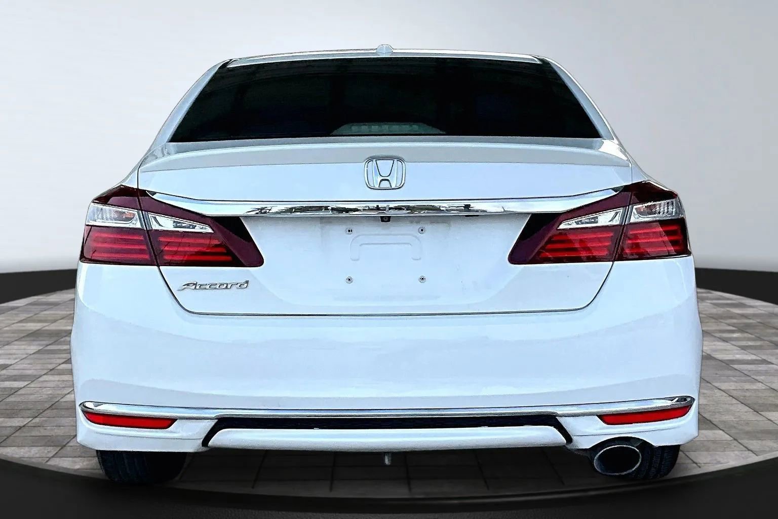 Used 2016 Honda Accord EX image 5