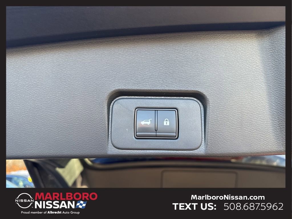 Used 2024 Nissan Rogue SV image 14