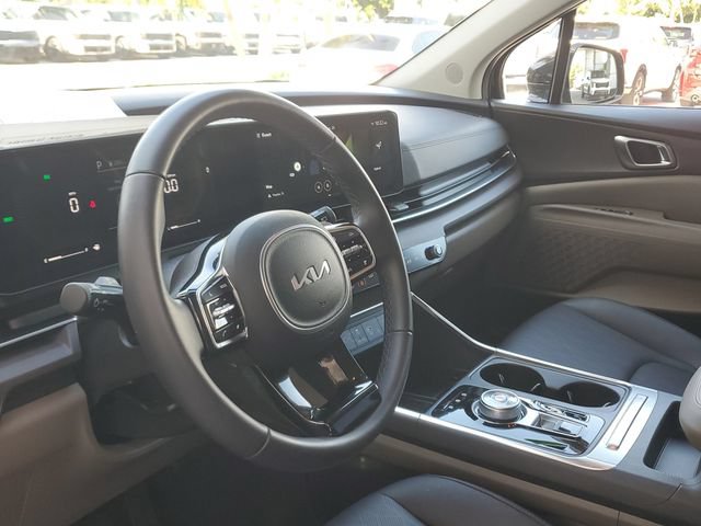 Certified 2025 Kia Carnival EX FWD image 21
