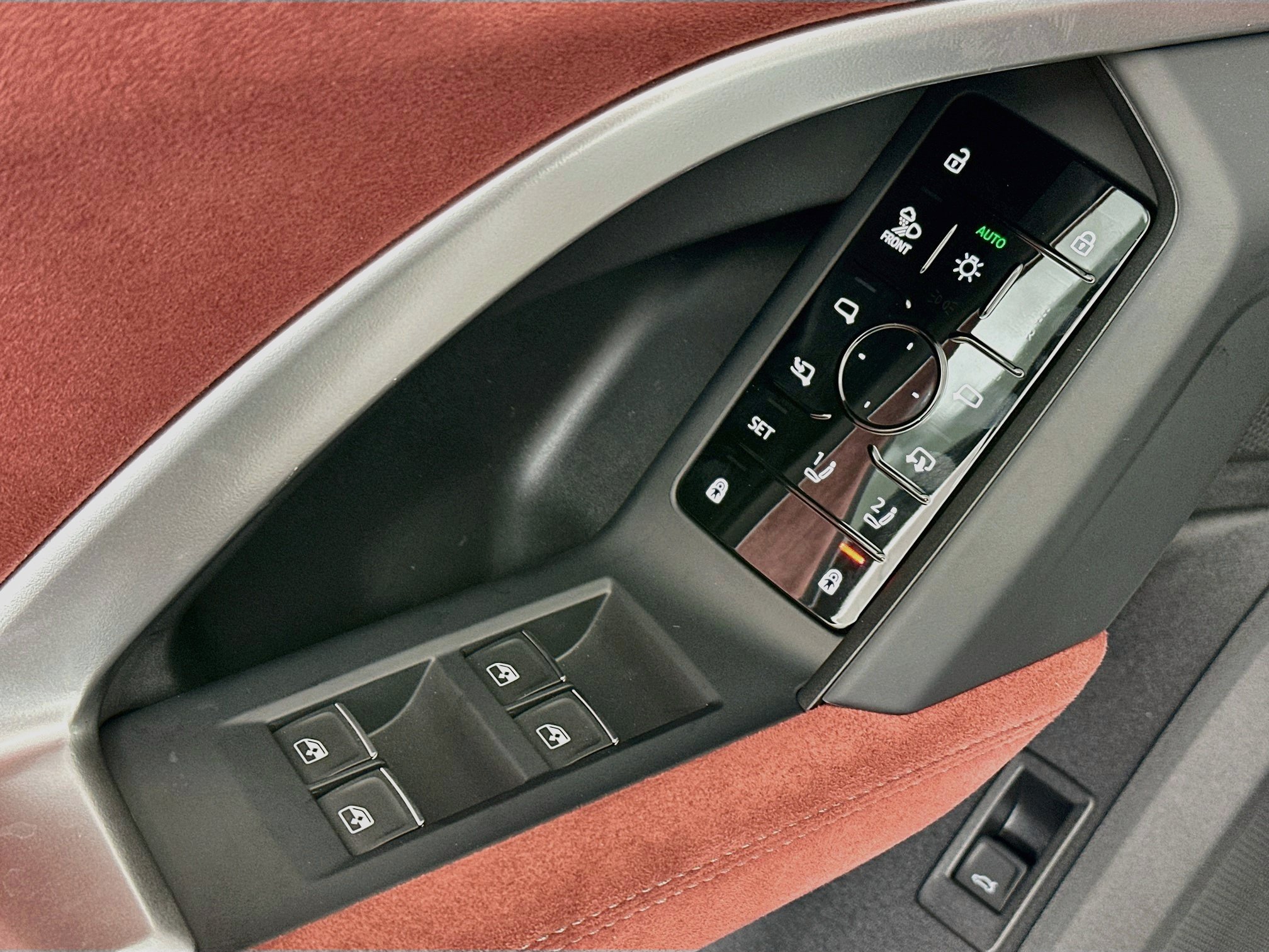 New 2026 Audi SQ5 Premium Plus AWD/4WD image 18