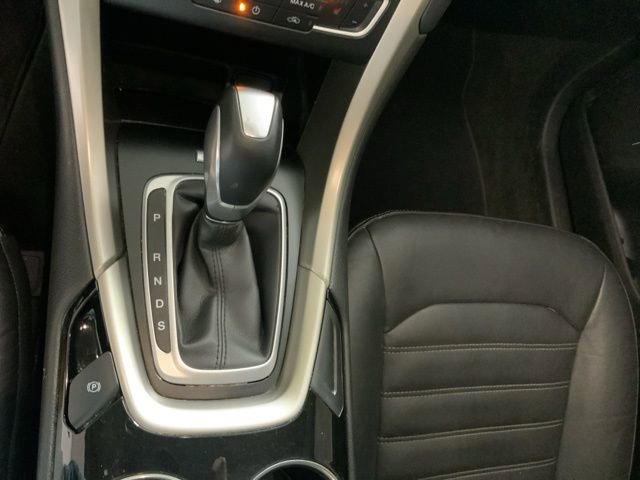 Used 2016 Ford Fusion SE w/ Equipment Group 202A FWD image 19