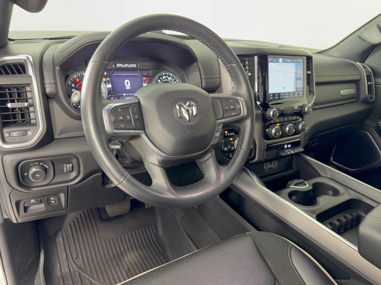 Used 2023 RAM 1500 Laramie AWD/4WD image 4