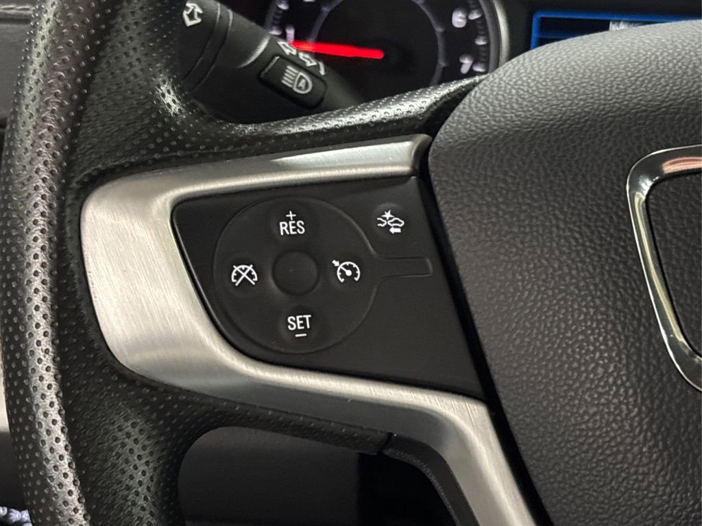 Used 2024 GMC Terrain SLE image 27