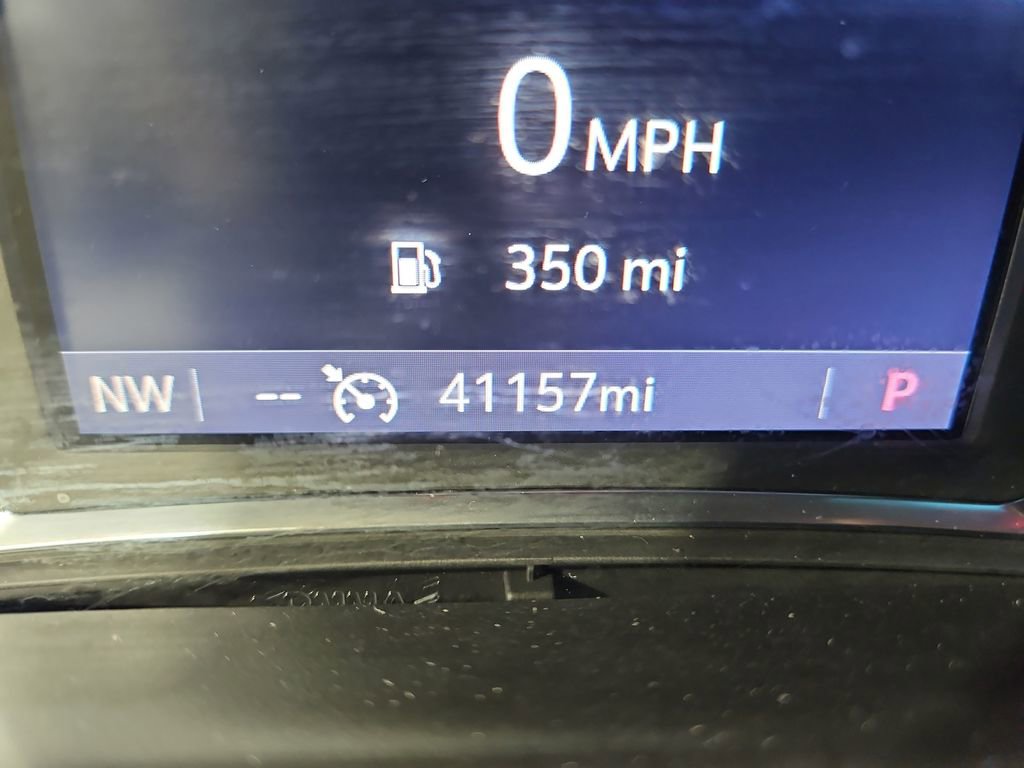 Used 2020 Chevrolet Traverse LT w/ Driver Confidence II Package image 17