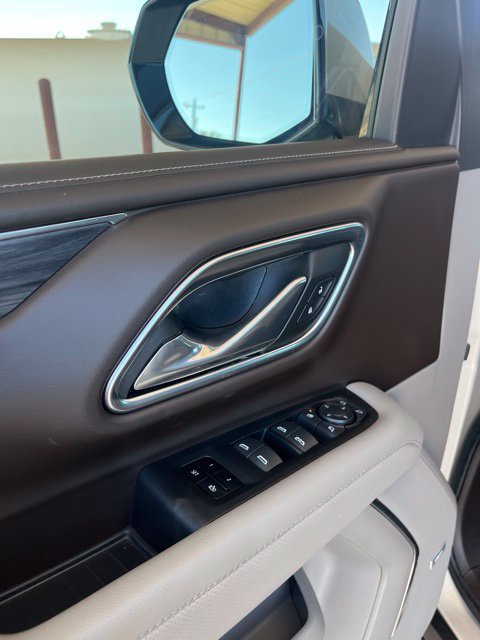 Used 2023 GMC Yukon SLT w/ SLT Premium Package AWD/4WD image 16