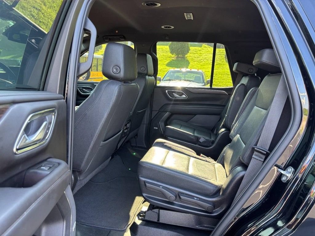 Certified 2022 Chevrolet Tahoe Z71 w/ Luxury Package AWD/4WD image 11