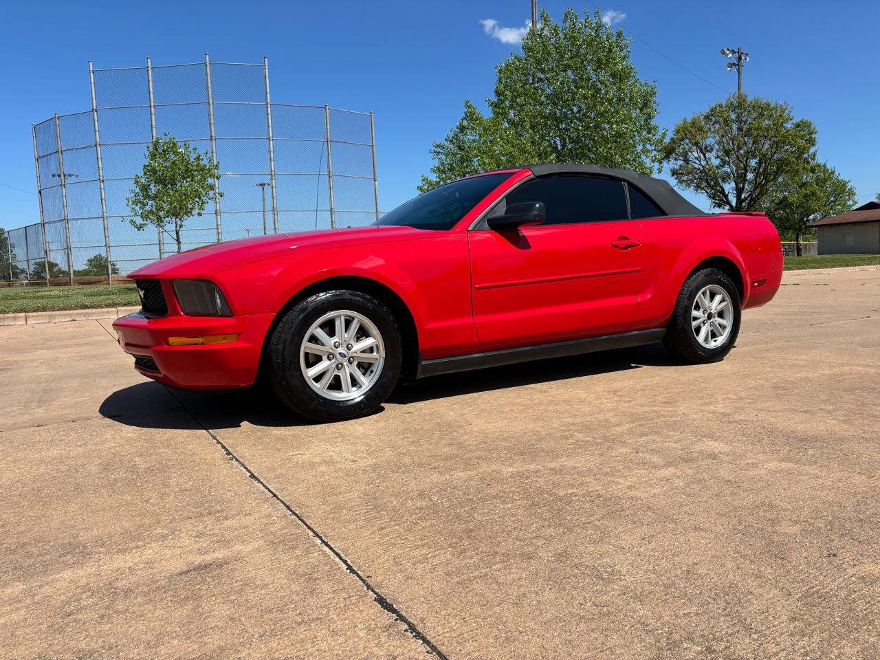 Used 2007 Ford Mustang Premium RWD image 3