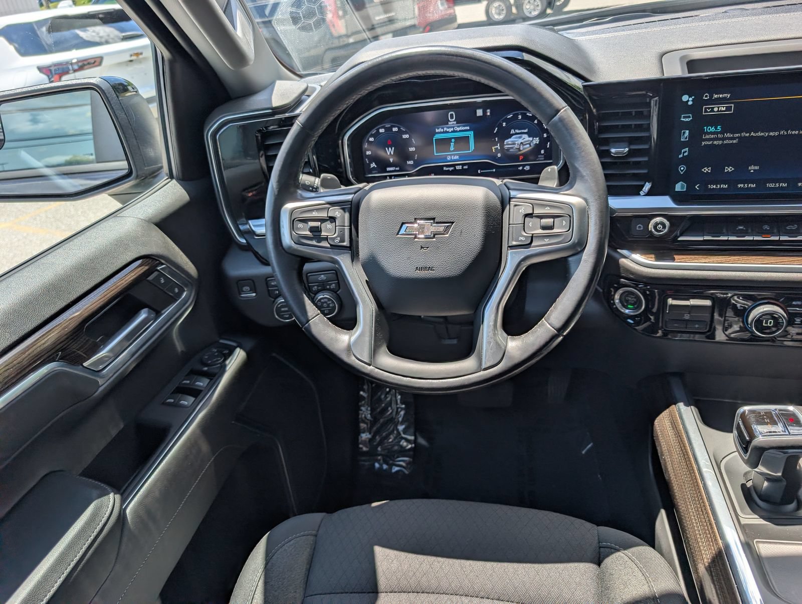Used 2022 Chevrolet Silverado 1500 RST w/ Z71 Off-Road Package AWD/4WD image 18