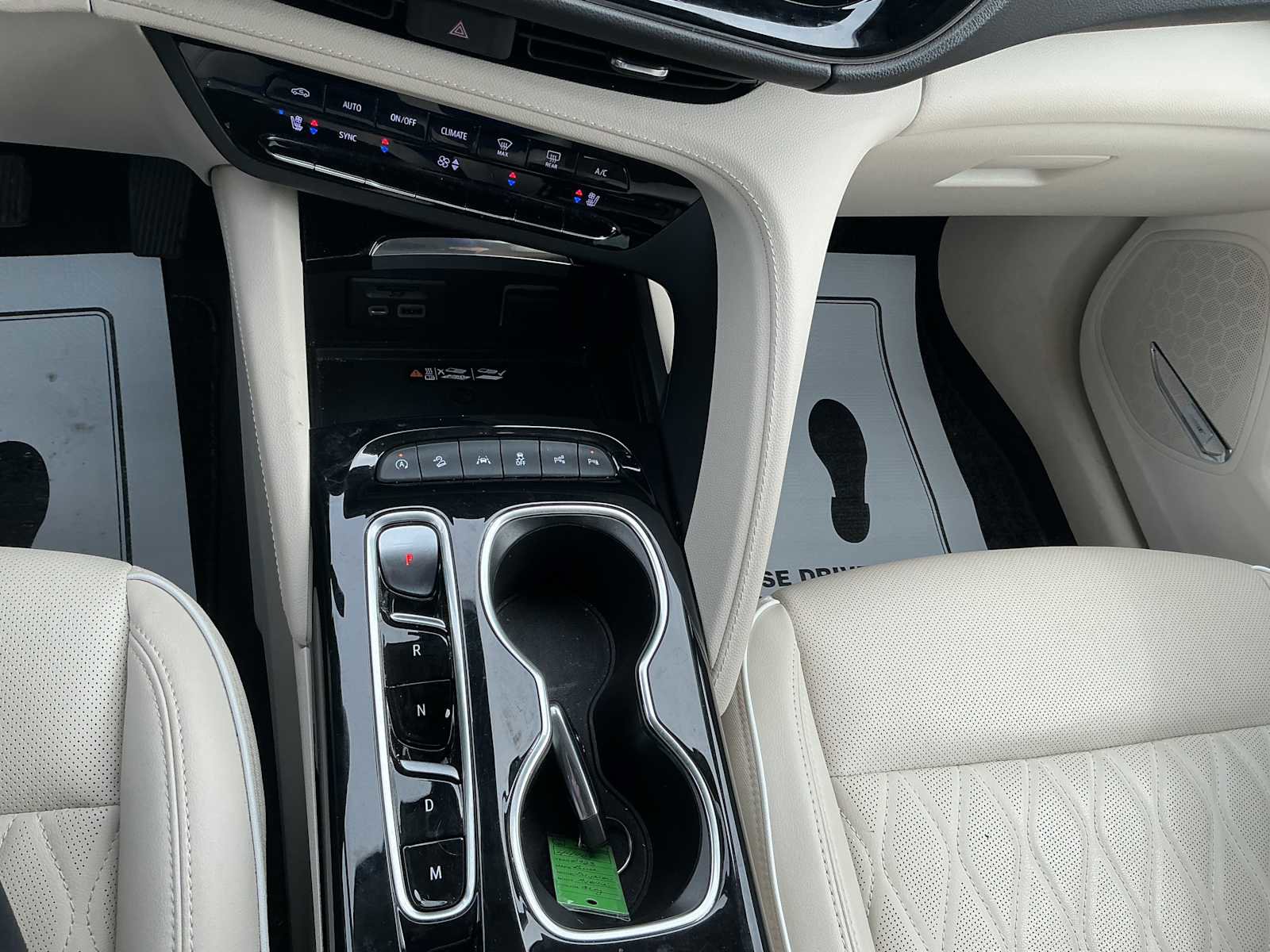 Used 2023 Buick Envision Avenir image 14
