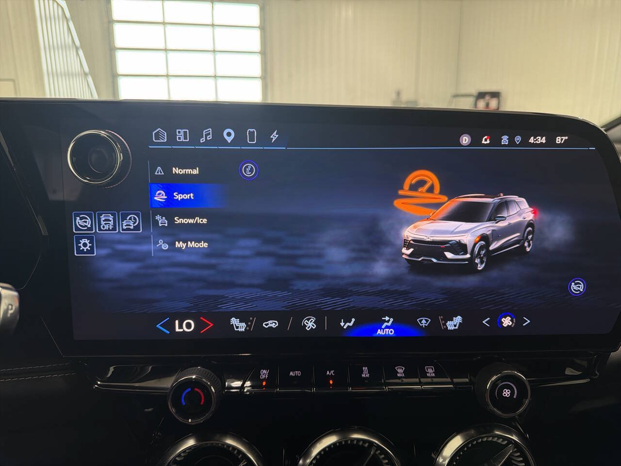 Used 2024 Chevrolet Blazer EV LT AWD/4WD image 11