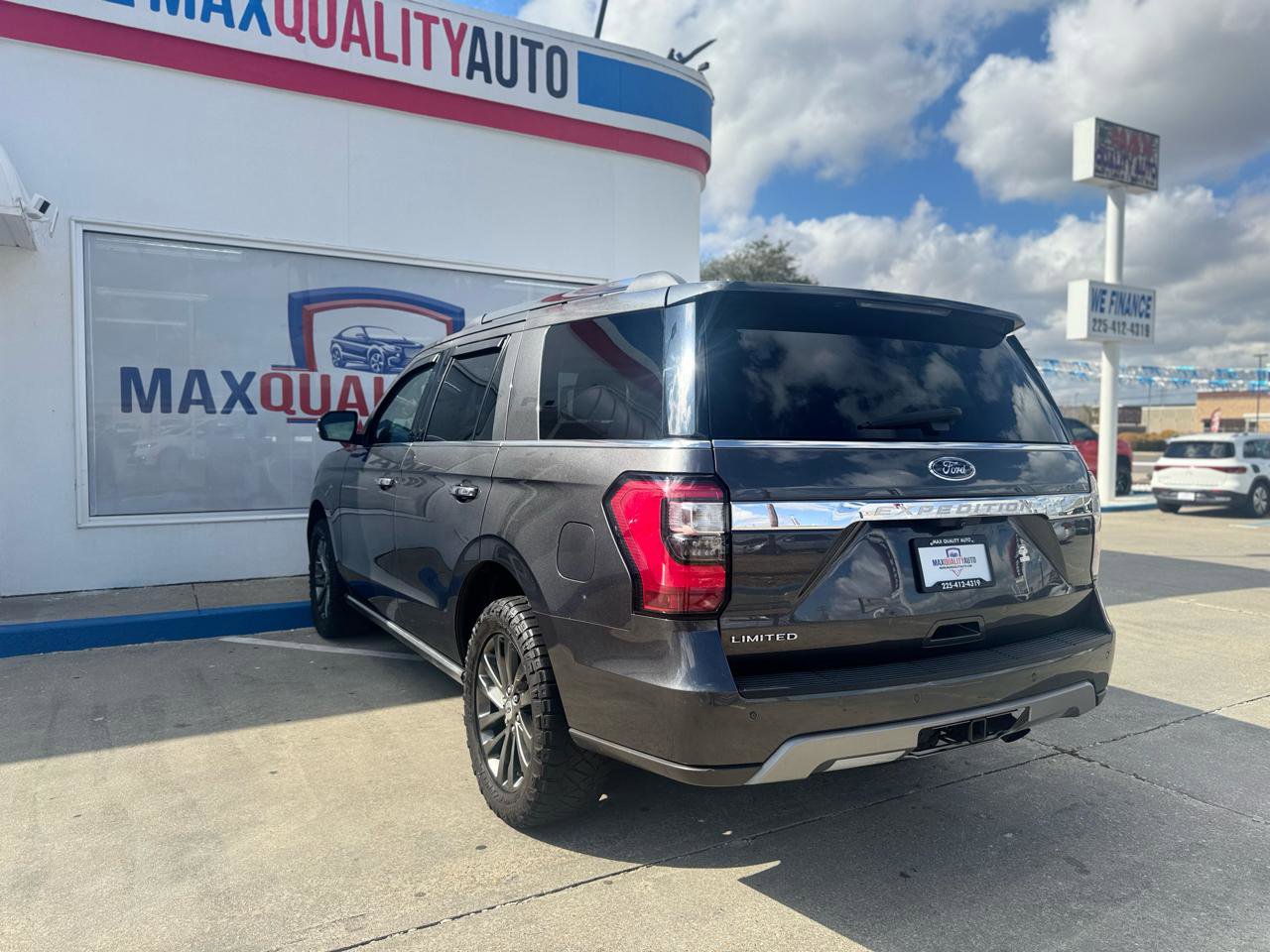 Used 2020 Ford Expedition Limited image 30