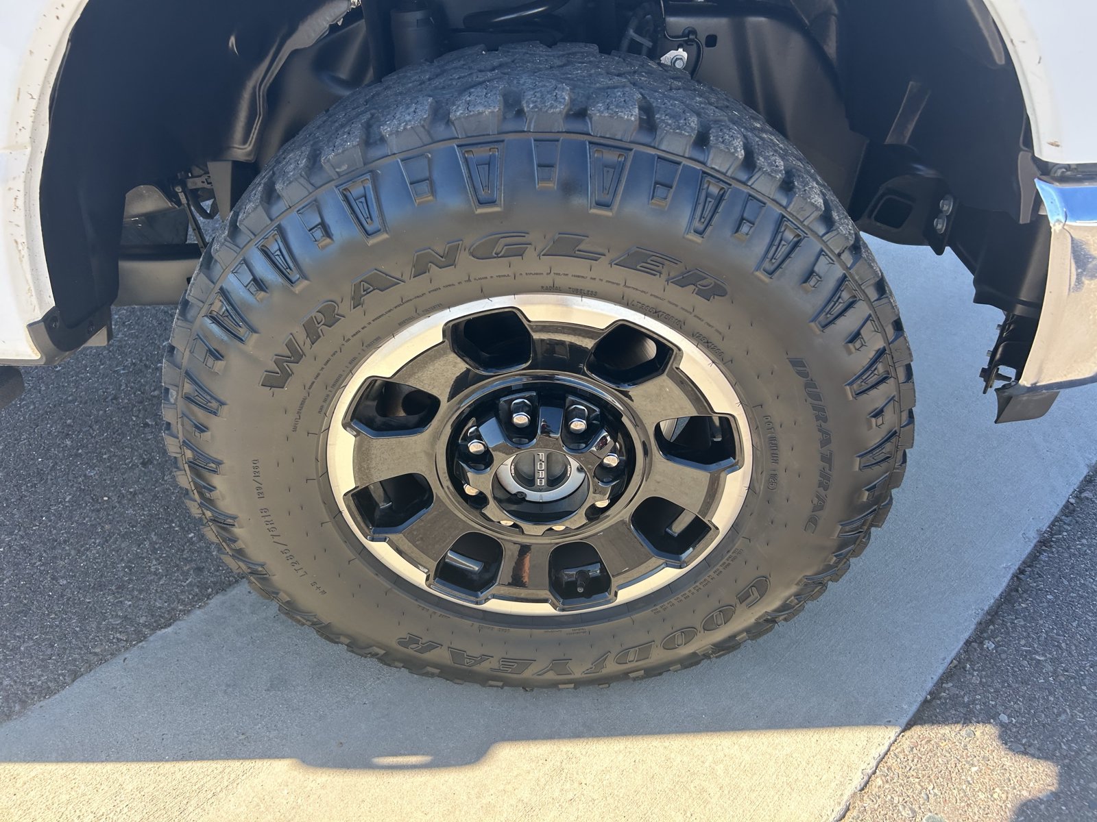 Used 2025 Ford F350 XLT w/ Tremor Off-Road Package AWD/4WD image 9