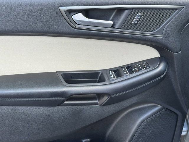 Used 2016 Ford Edge SE image 19
