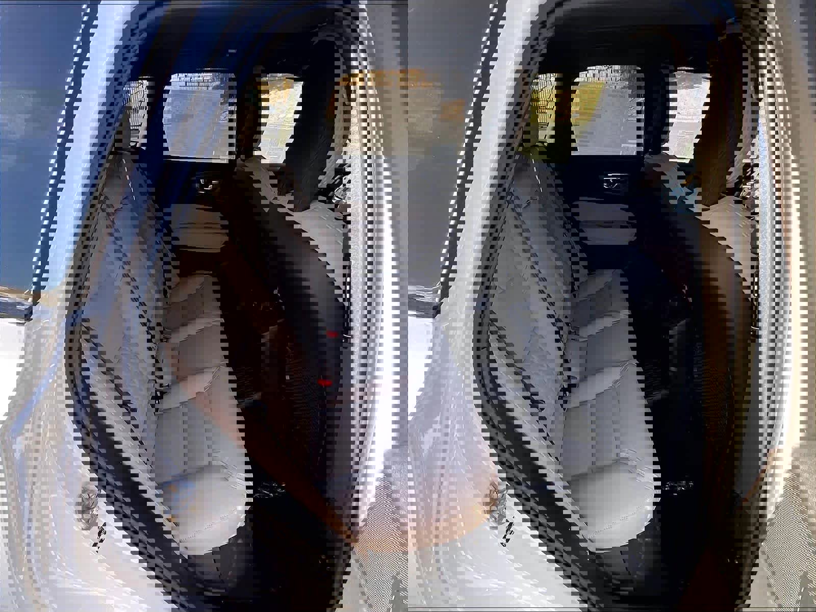 New 2026 Volvo XC60 T8 Plus w/ Protection Package Premier image 27