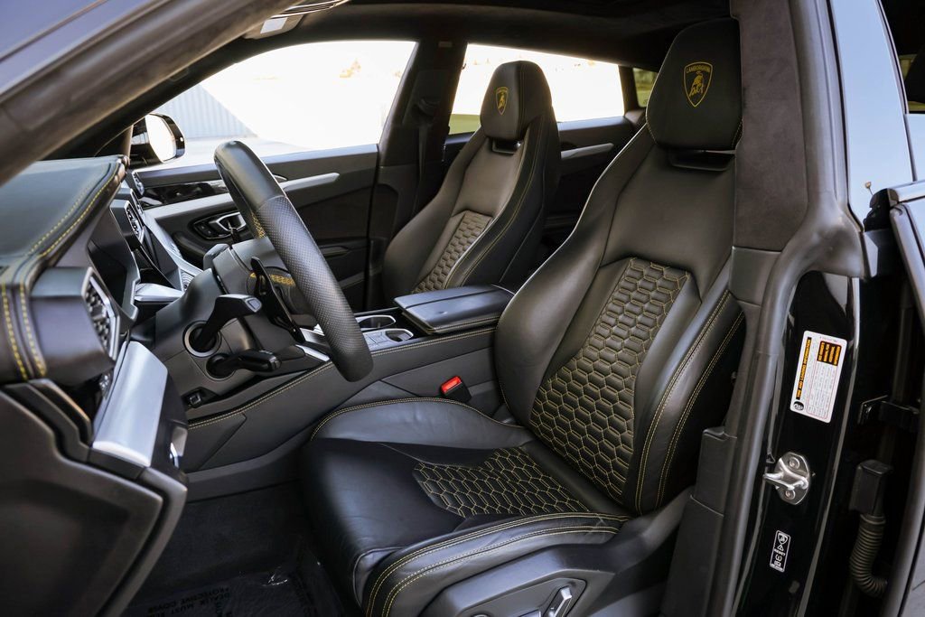 Used 2019 Lamborghini Urus image 18
