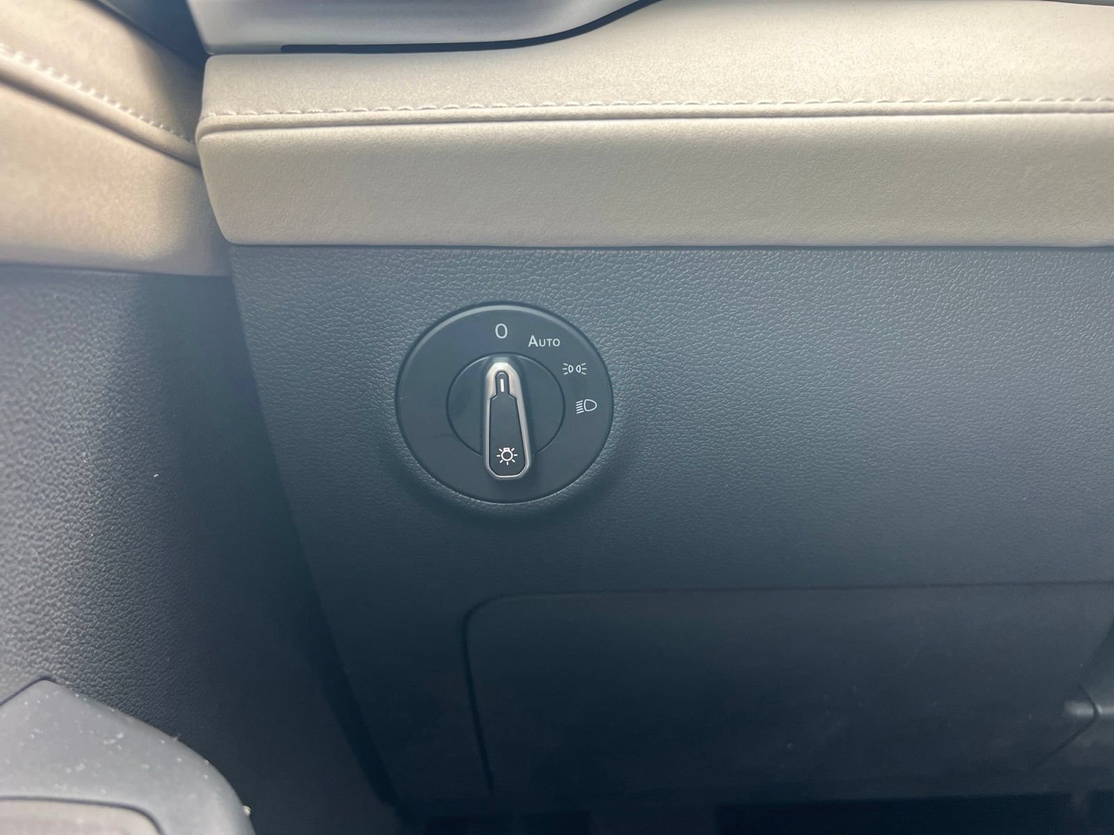 New 2026 Volkswagen Taos SE FWD image 21