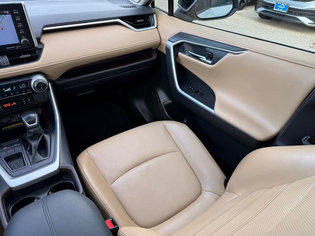 Used 2020 Toyota RAV4 Limited image 26
