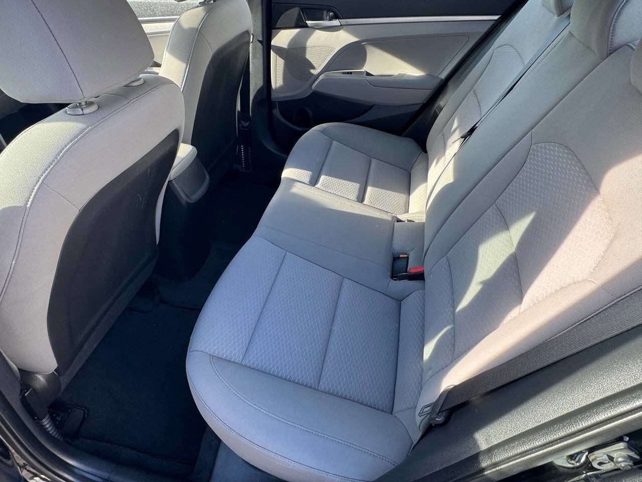 Used 2020 Hyundai Elantra SE image 14